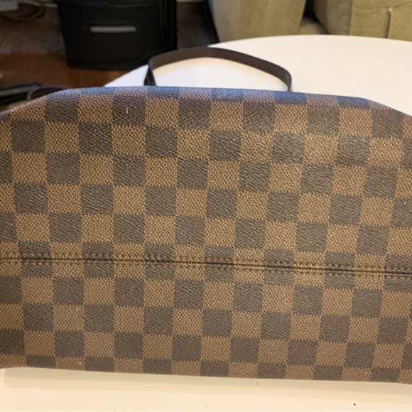 Louis Vuitton Handbag - Picture 10 of 16